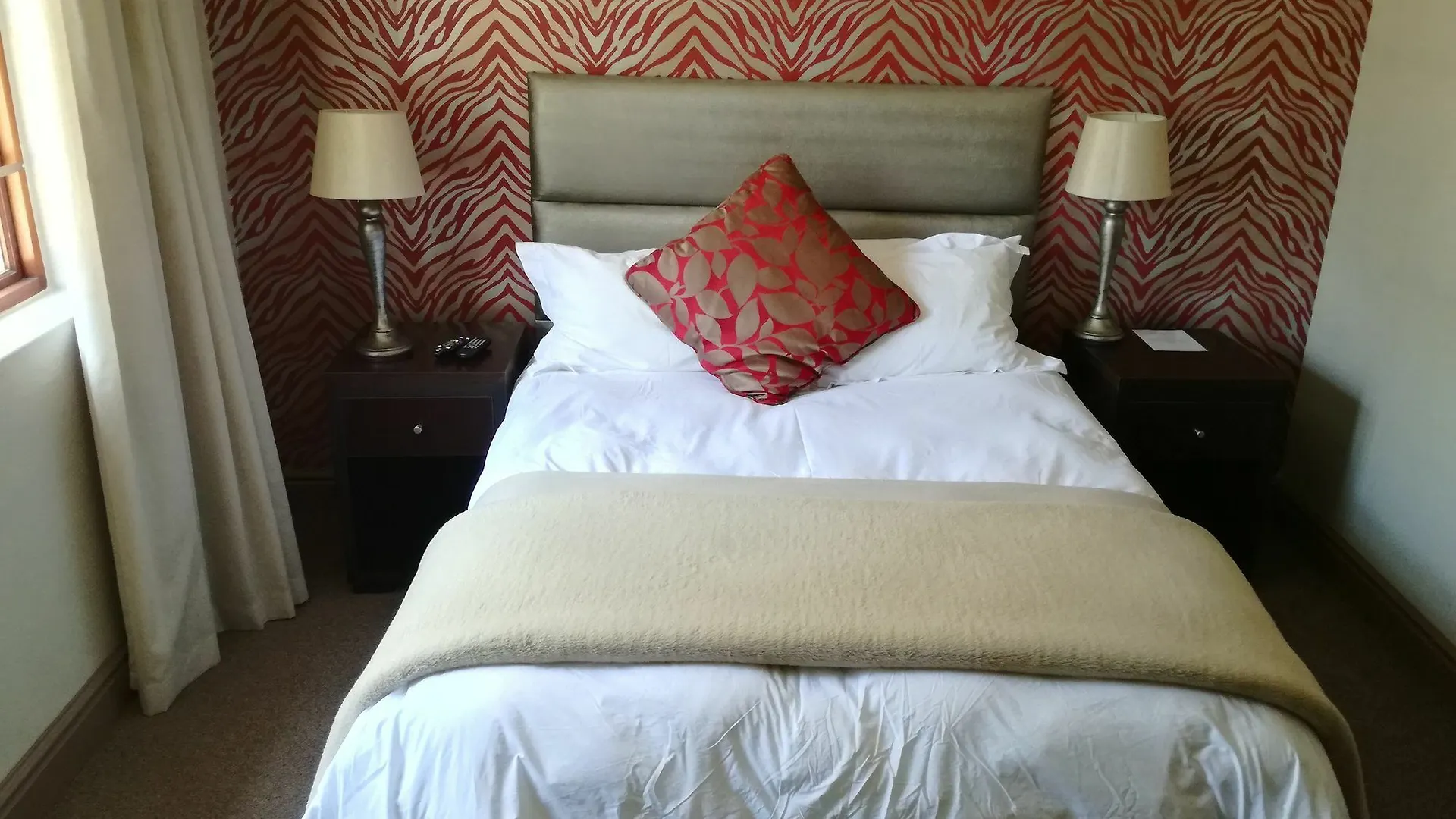 Hotel Cherry Place Guesthouse Port Elizabeth